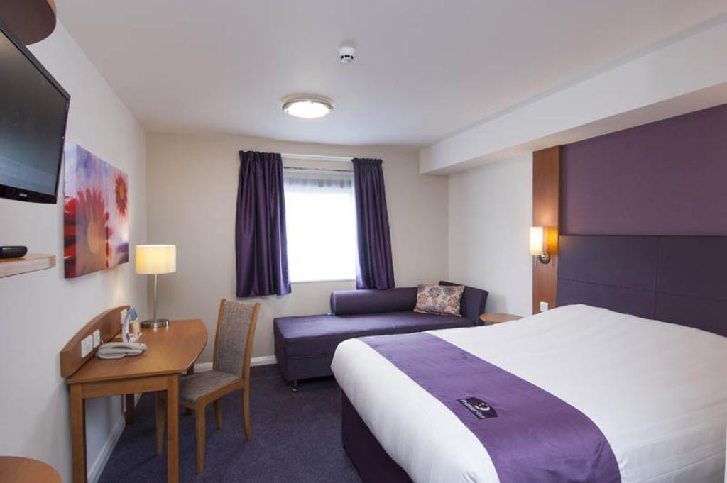 Premier Inn London Heathrow Terminal 5 West Drayton  Exterior foto